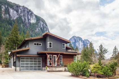 38608 Westway Avenue, Squamish, BC, Squamish — Single Family Residence for sale