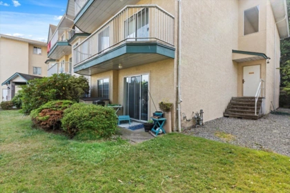 Family Room Photo of 103 2567 Victoria Street, Abbotsford, BC