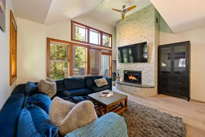 4 4661 Blackcomb Way, Whistler, BC, Whistler — Townhouse for sale