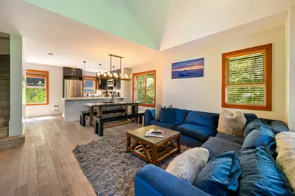 4 4661 Blackcomb Way, Whistler, BC, Whistler — Townhouse for sale