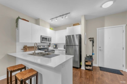 202 20460 Douglas Crescent, Langley, BC, Langley — Apartment/Condo for sale