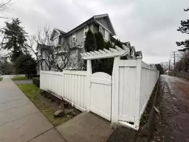 102 3760 Dominion Street, Burnaby, BC, Burnaby — Townhouse for sale