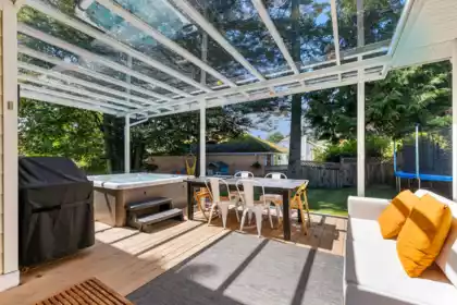 Outdoor Kitchen Photo of 1571 136 Street, Surrey, BC