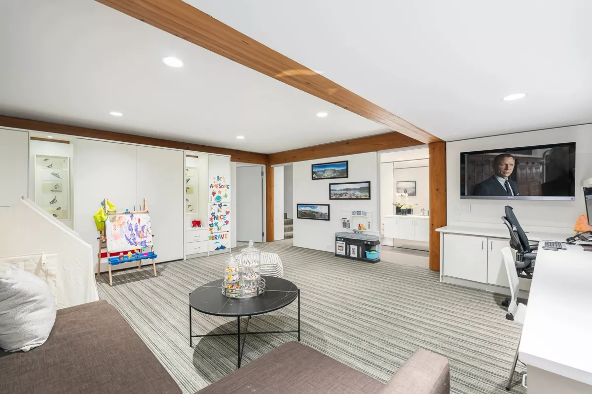 Entry Foyer Photo of 1299 W 57th Avenue, Vancouver, BC