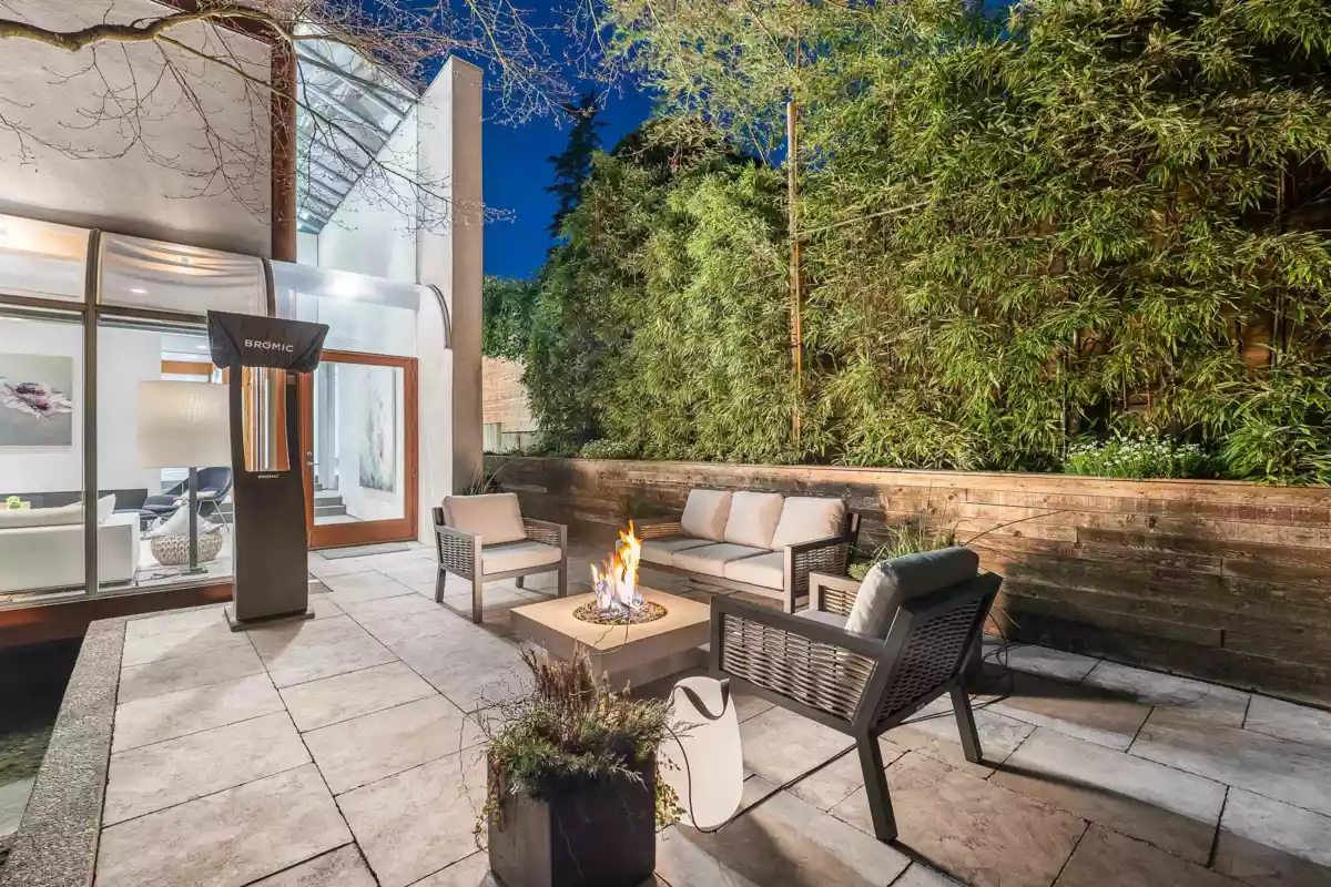 Garden / Landscaping Photo of 1299 W 57th Avenue, Vancouver, BC