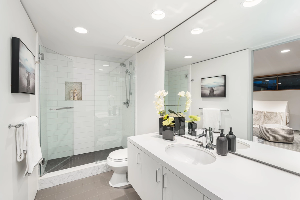 Hallway Photo of 1299 W 57th Avenue, Vancouver, BC