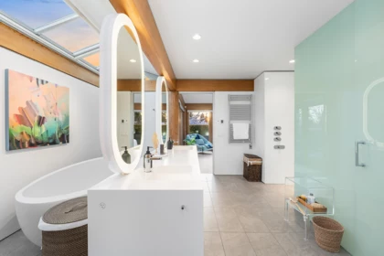 Powder Room Photo of 1299 W 57th Avenue, Vancouver, BC