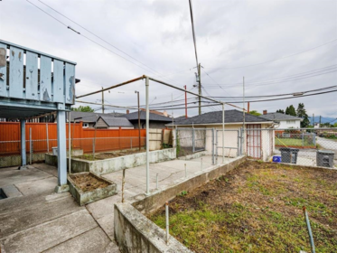 Powder Room Photo of 3687 E 26th Avenue, Vancouver, BC
