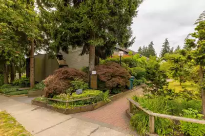221 7377 Salisbury Avenue, Burnaby, BC, Burnaby — Apartment/Condo for sale