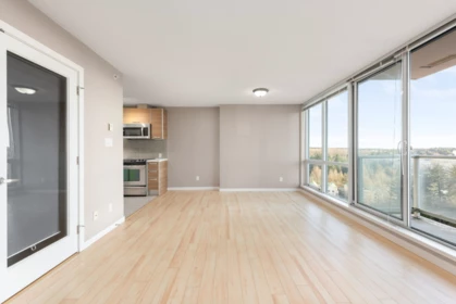 1805 9981 Whalley Boulevard, Surrey, BC