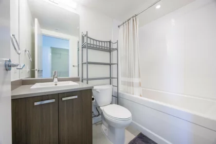 Powder Room Photo of 3708 13325 102a Avenue, Surrey, BC