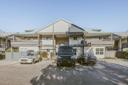 23 689 Park Road, Gibsons, BC, Gibsons — Apartment/Condo for sale