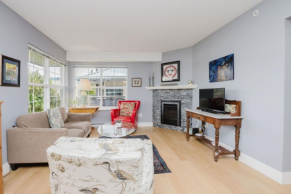 23 689 Park Road, Gibsons, BC, Gibsons — Apartment/Condo for sale