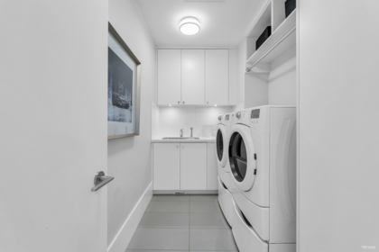 Powder Room Photo of 2728 Highview Place, Vancouver, BC