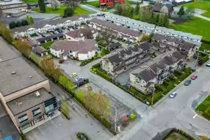 Front Yard Photo of 25 45640 Storey Avenue, Chilliwack, BC
