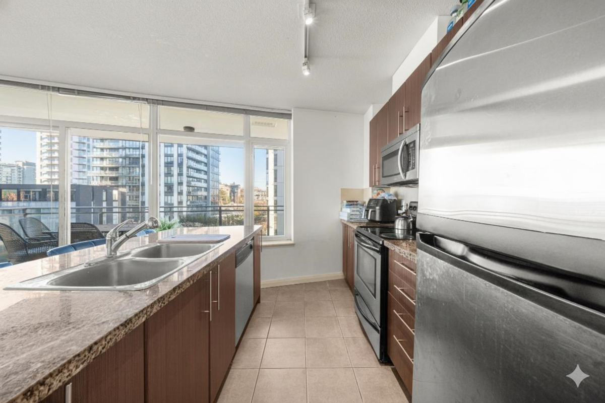 Family Room Photo of 1006 898 Carnarvon Street, New Westminster, BC