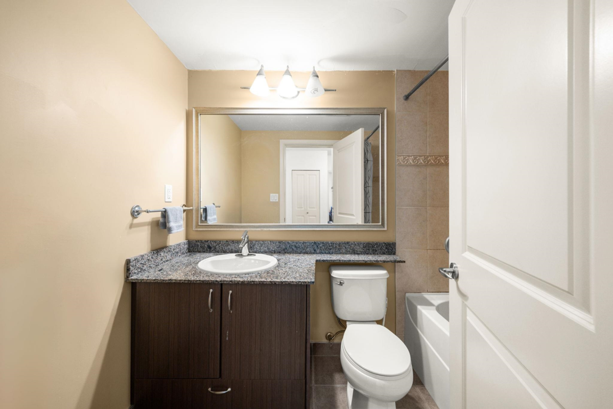 Primary Bathroom Photo of 1006 898 Carnarvon Street, New Westminster, BC