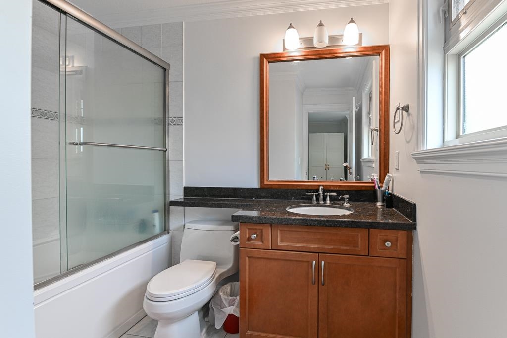 Backyard Photo of 31496 Cougar Court, Abbotsford, BC