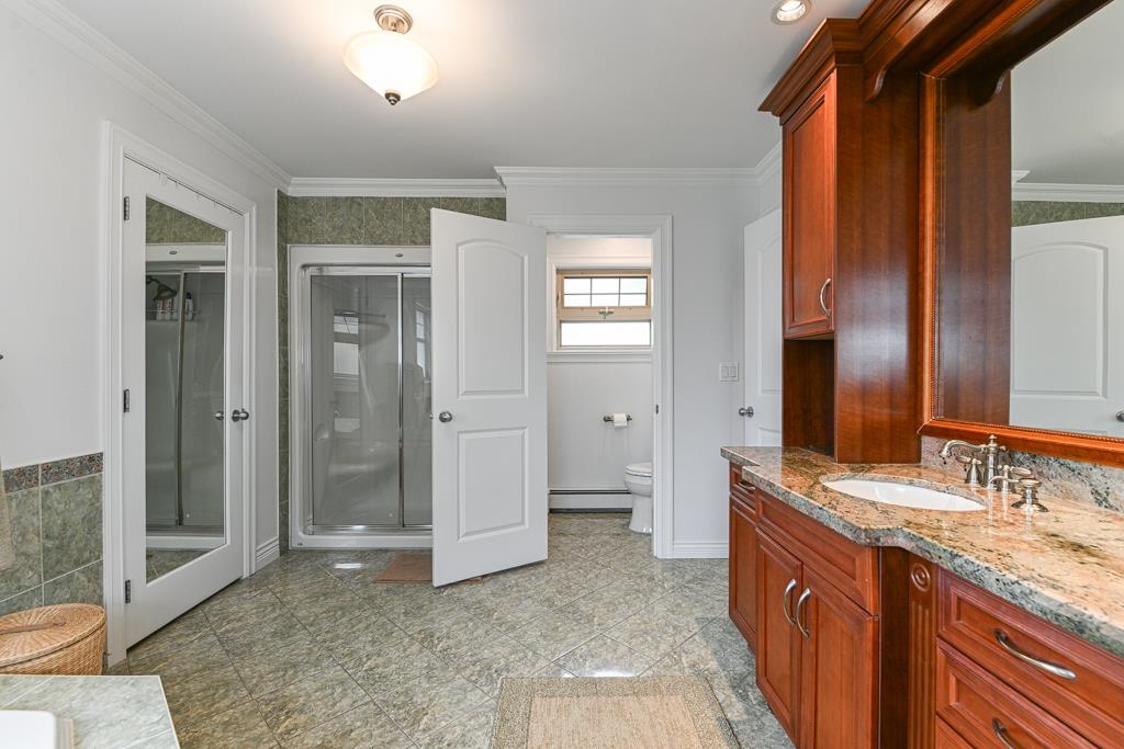 Hallway Photo of 31496 Cougar Court, Abbotsford, BC