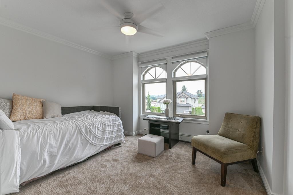 Swimming Pool Photo of 31496 Cougar Court, Abbotsford, BC