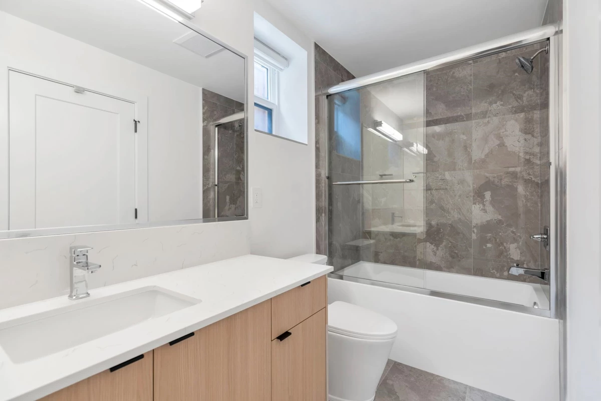 Hot Tub / Spa Photo of 1 7750 Mayfield Street, Burnaby, BC