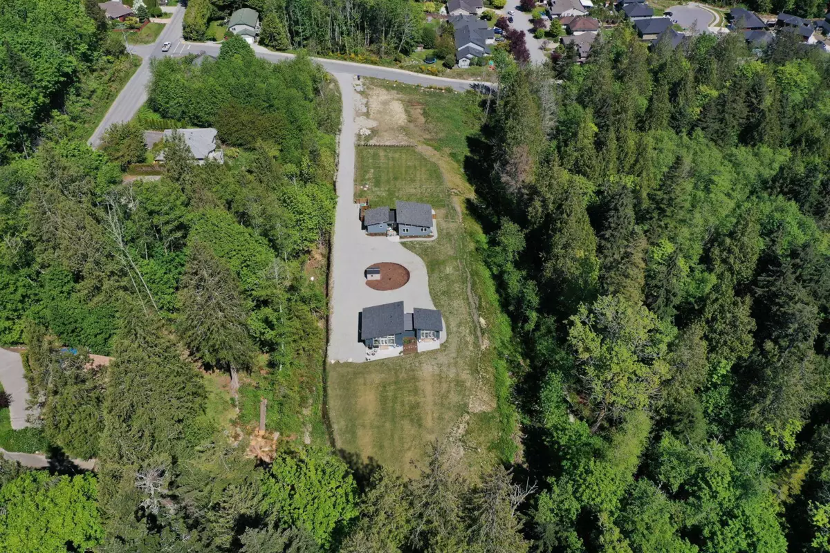 Fitness Center Photo Near 5963 Ripple Way, Sechelt, BC