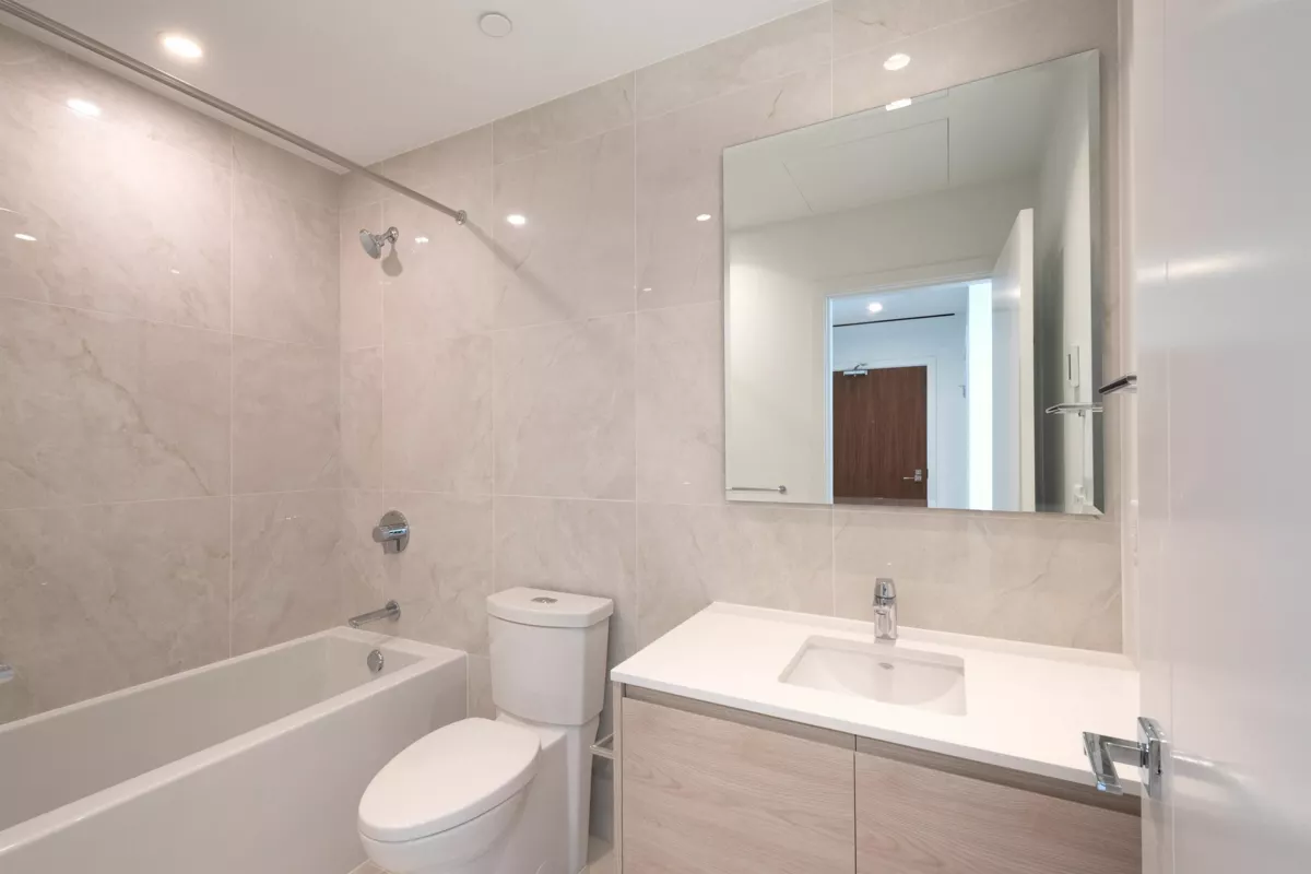 Entry Foyer Photo of 4004 680 Quayside Drive, New Westminster, BC