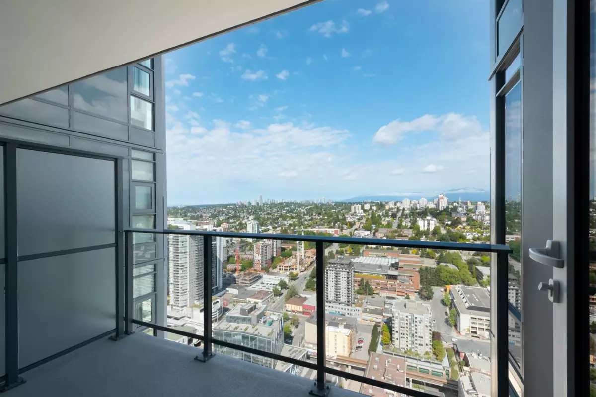 Guest Bathroom Photo of 4004 680 Quayside Drive, New Westminster, BC