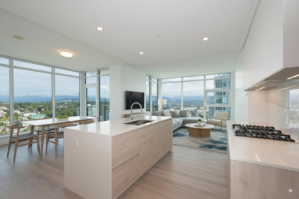 4004 680 Quayside Drive, New Westminster, BC, Quay — 2 bed apartment/condo for sale