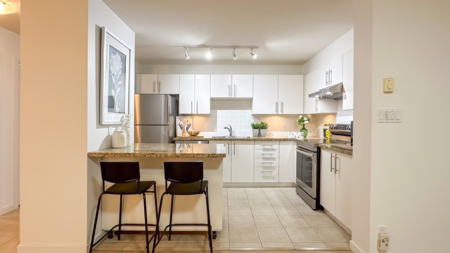 Breakfast Nook Photo of 305 2088 Madison Avenue, Burnaby, BC