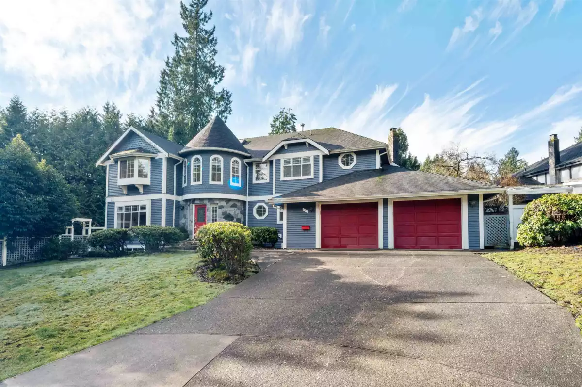 Garage Interior Photo of 441 Inglewood Avenue, West Vancouver, BC