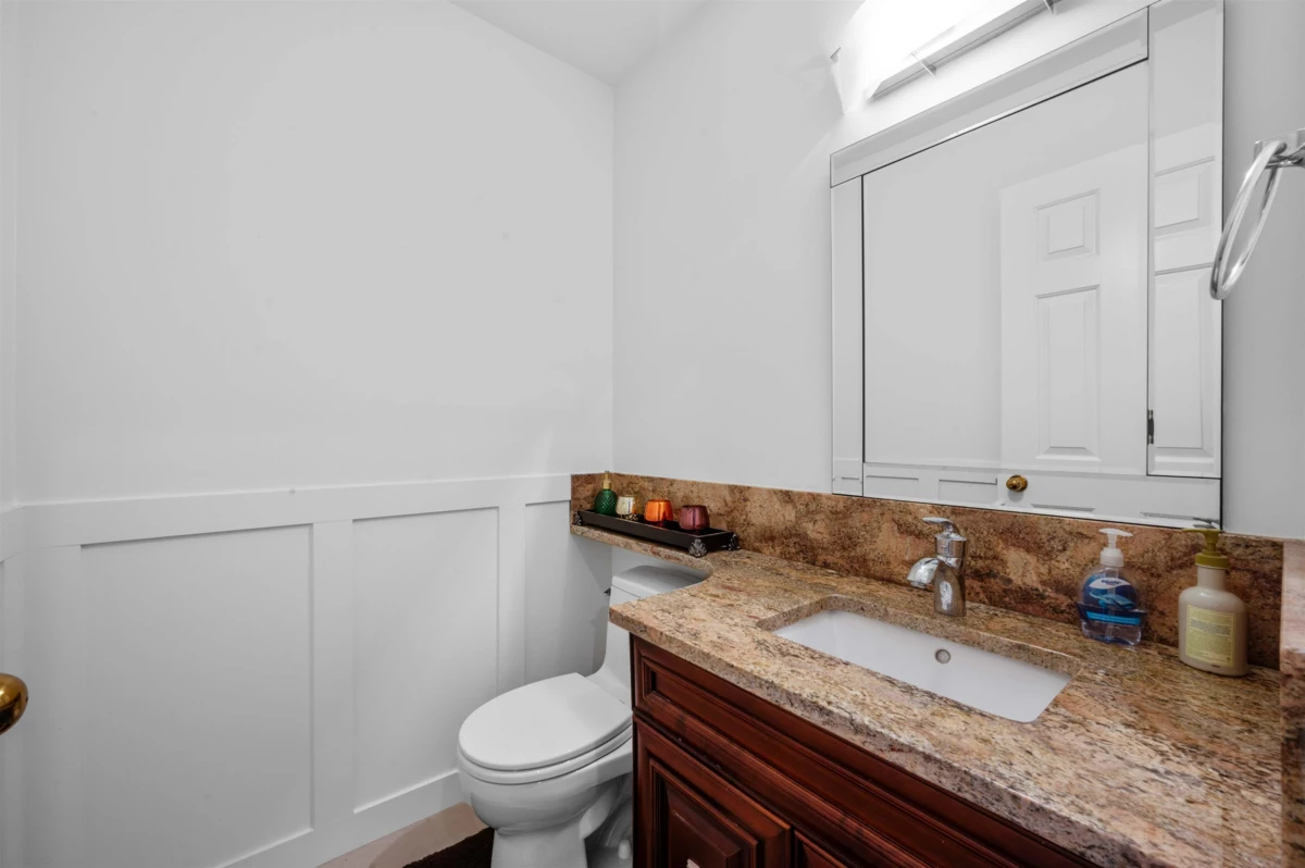 Guest Bathroom Photo of 441 Inglewood Avenue, West Vancouver, BC