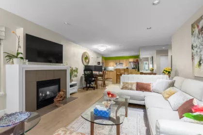 104 3750 Edgemont Boulevard, North Vancouver, BC, North Vancouver — 2 bed apartment/condo for sale