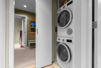 Mudroom Photo of 104 3750 Edgemont Boulevard, North Vancouver, BC
