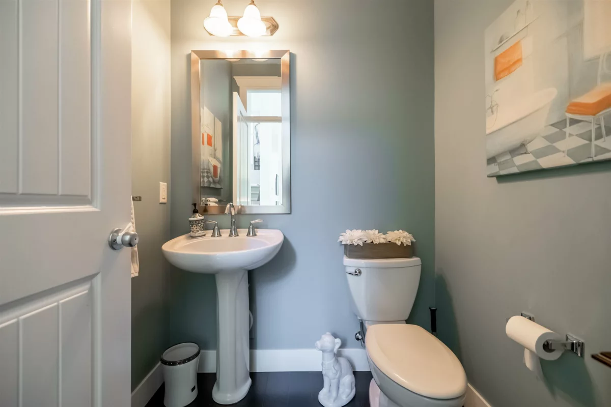 Kitchen Island Photo of 6068 163a Street, Surrey, BC