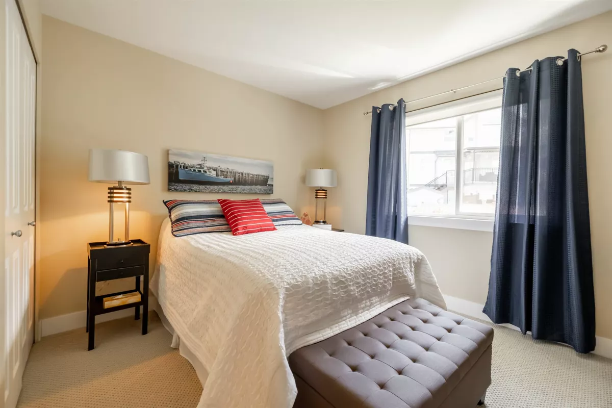 Laundry Room Photo of 6068 163a Street, Surrey, BC