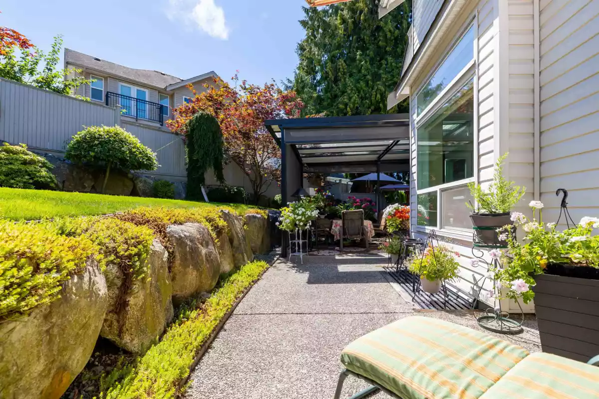 Swimming Pool Photo of 6068 163a Street, Surrey, BC