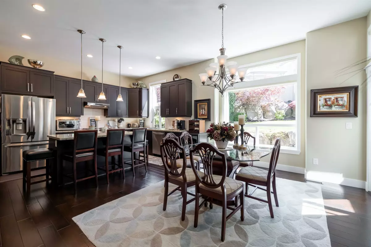 Walk-In Closet Photo of 6068 163a Street, Surrey, BC