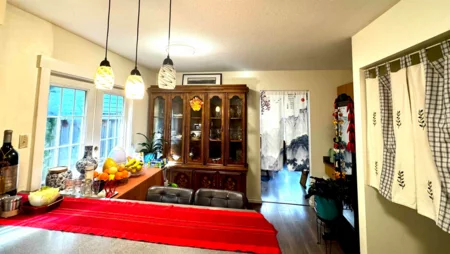 Kitchen Island Photo of 11311 Caravel Court, Richmond, BC