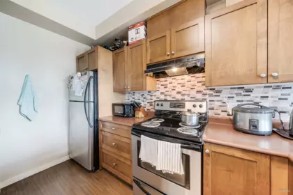 Breakfast Nook Photo of 417 13277 108 Avenue, Surrey, BC