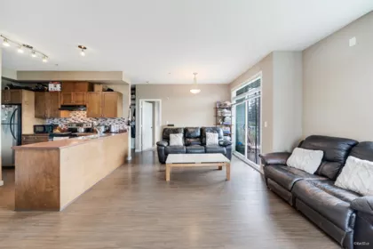 417 13277 108 Avenue, Surrey, BC