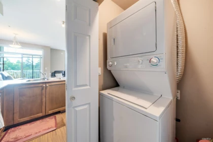 Office / Den Photo of 417 13277 108 Avenue, Surrey, BC