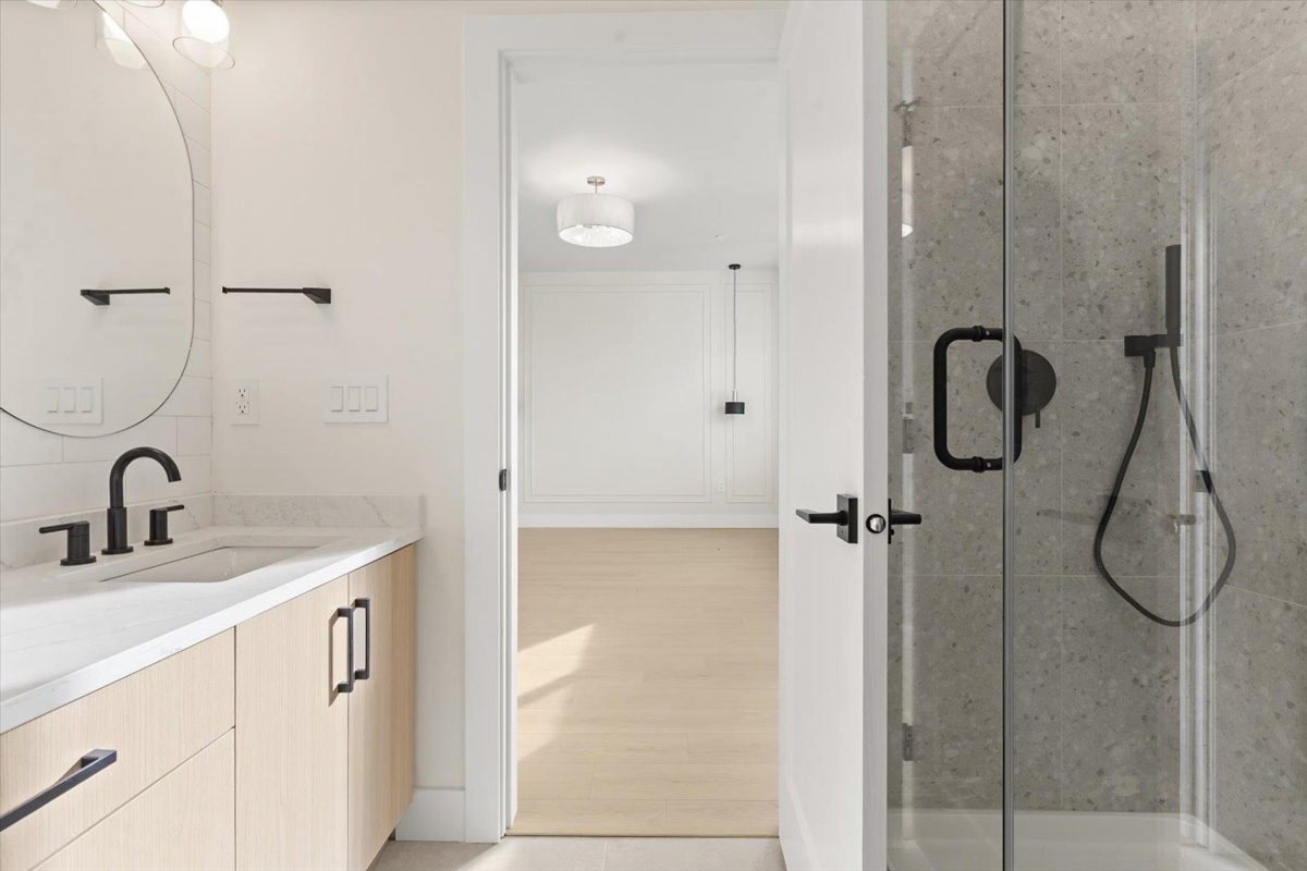 Laundry Room Photo of 2 45141 Watson Road, Chilliwack, BC