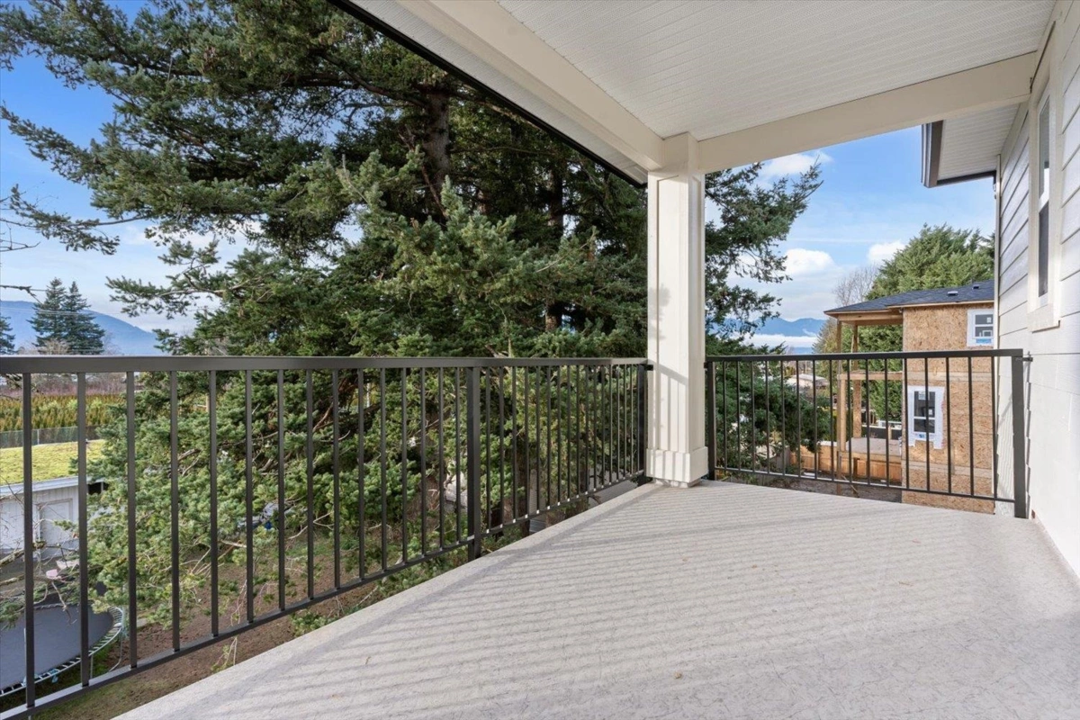 Staircase Photo of 2 45141 Watson Road, Chilliwack, BC