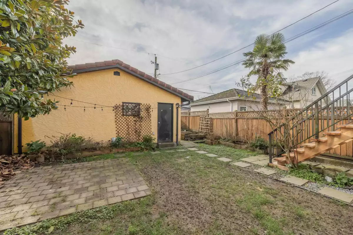Basement Recreation Room Photo of 2638 Charles Street, Vancouver, BC