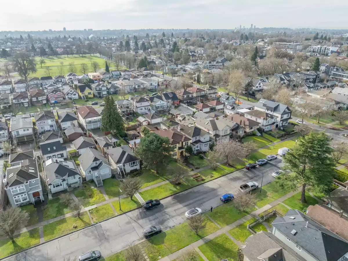 Hallway Photo of 2638 Charles Street, Vancouver, BC