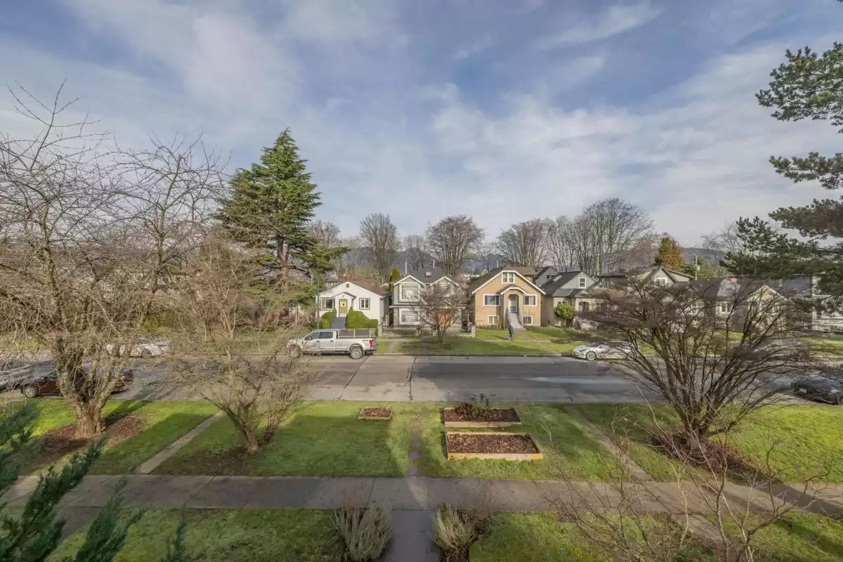 Kitchen Photo of 2638 Charles Street, Vancouver, BC
