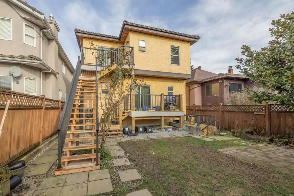 Loft / Bonus Room Photo of 2638 Charles Street, Vancouver, BC