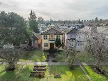 2638 Charles Street, Vancouver, BC, Vancouver — 7 bed single family residence for sale