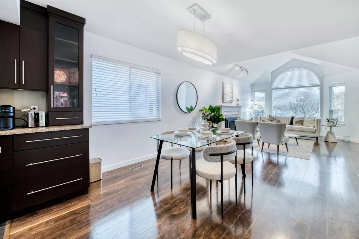 Kitchen Photo of 12328 Imperial Drive, Richmond, BC